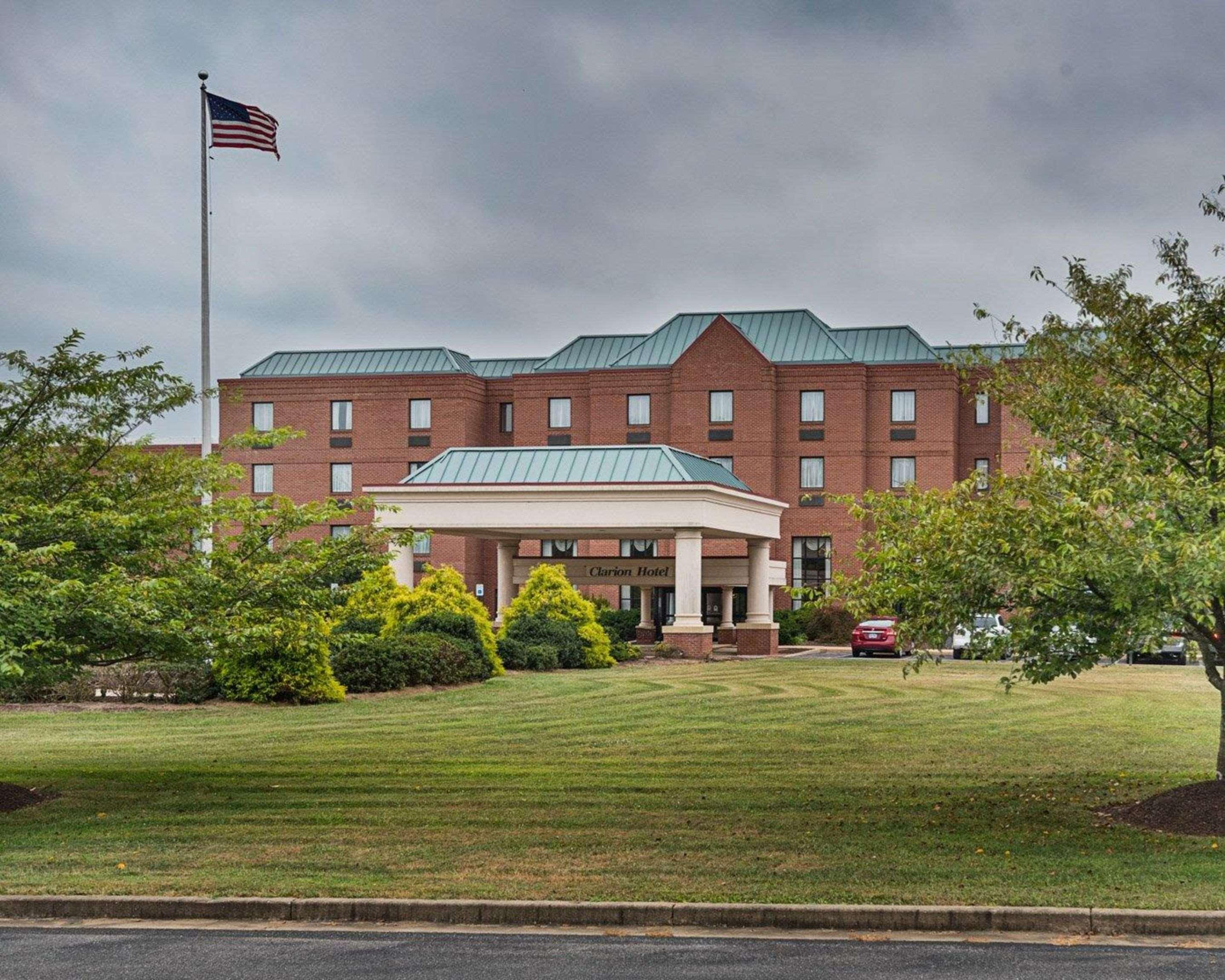 Clarion Hotel & Conference Center Shepherdstown Exterior foto